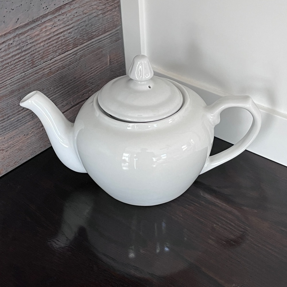 Vintage Porcelana Veracruz White Tea Pot with Loose Leaf Tea Infuser
